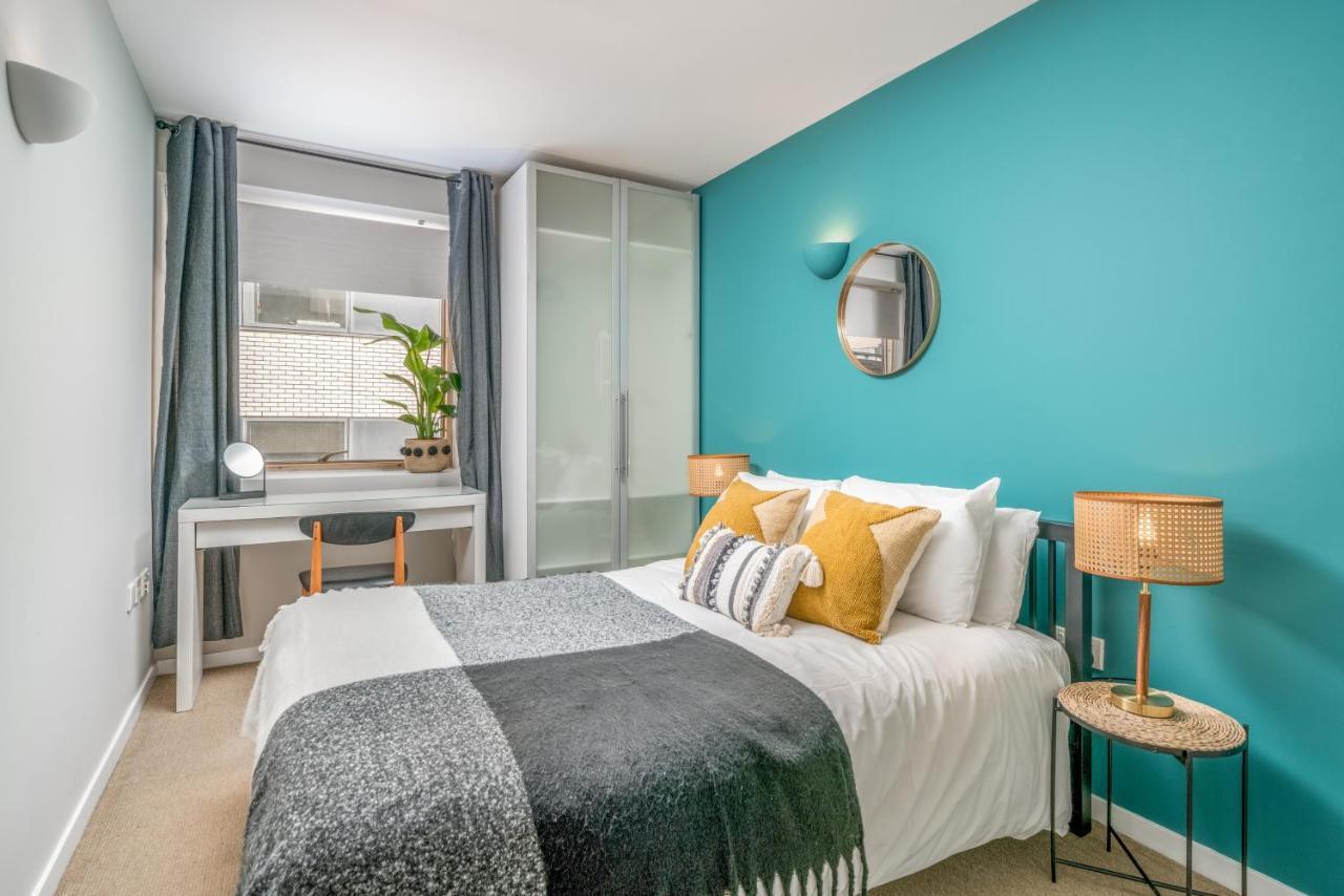 2 Bedroom Apartment With Park Views Shoreditch London Bagian luar foto