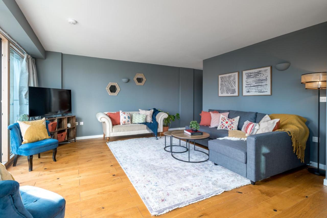 2 Bedroom Apartment With Park Views Shoreditch London Bagian luar foto