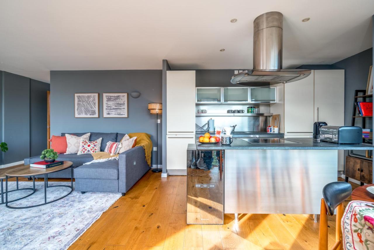 2 Bedroom Apartment With Park Views Shoreditch London Bagian luar foto
