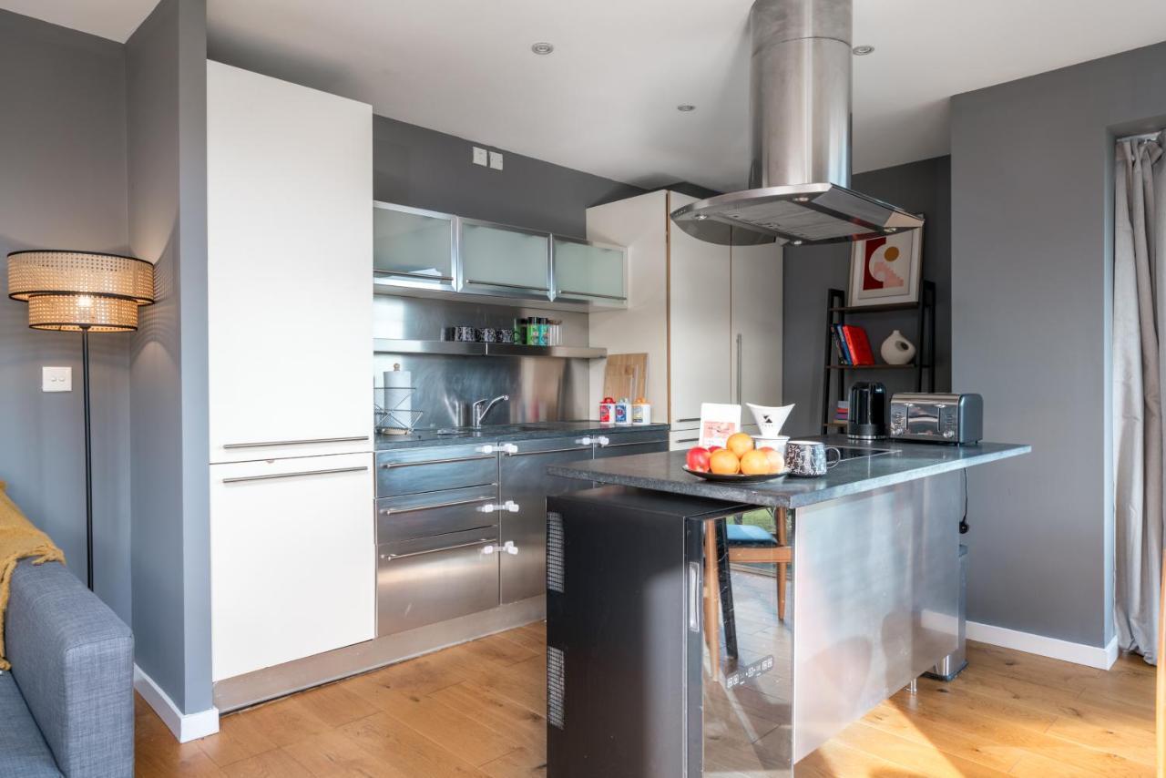 2 Bedroom Apartment With Park Views Shoreditch London Bagian luar foto