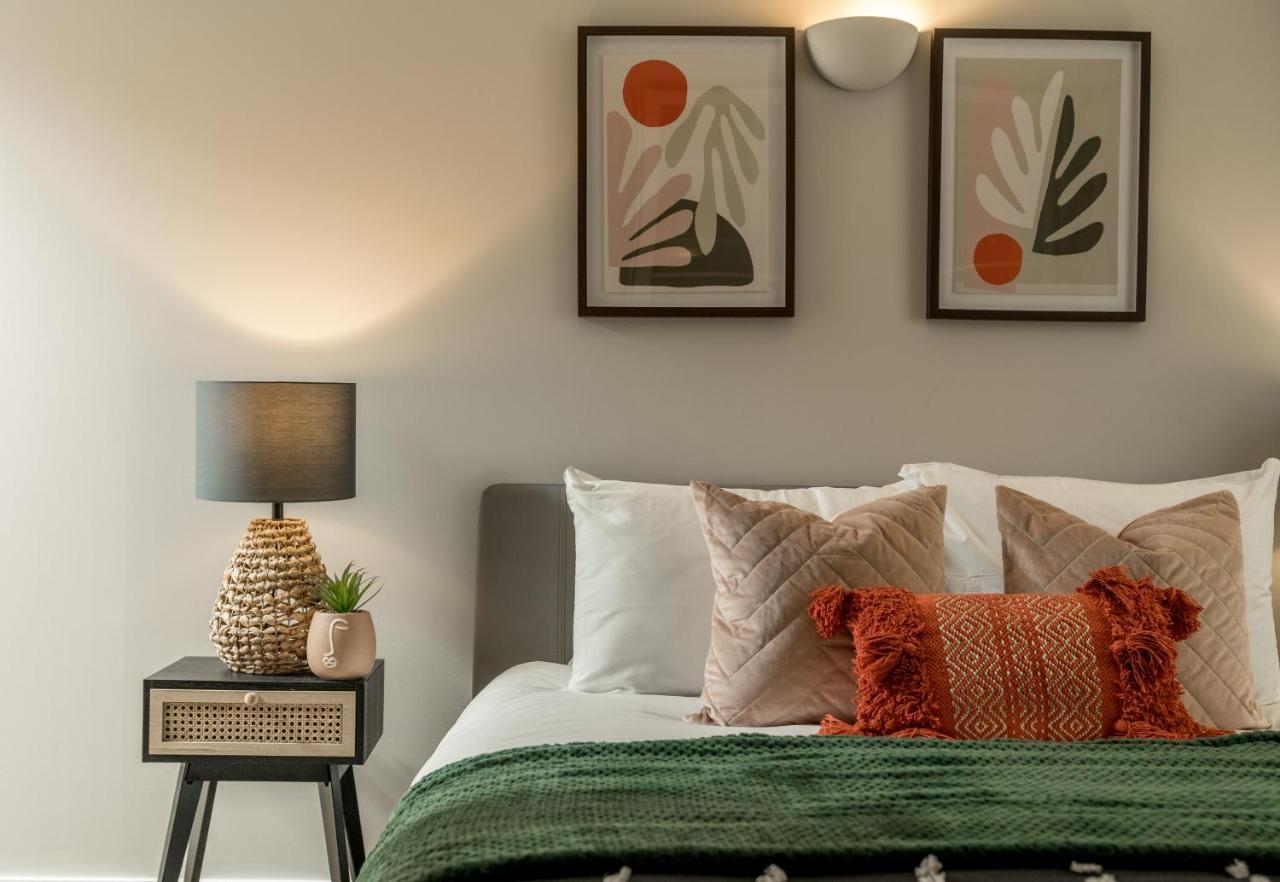 2 Bedroom Apartment With Park Views Shoreditch London Bagian luar foto