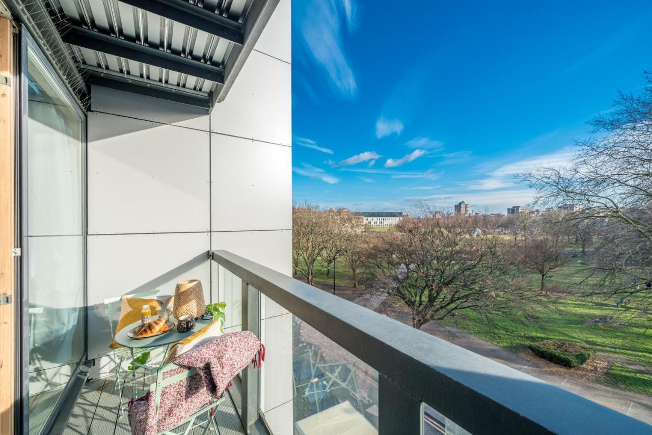 2 Bedroom Apartment With Park Views Shoreditch London Bagian luar foto